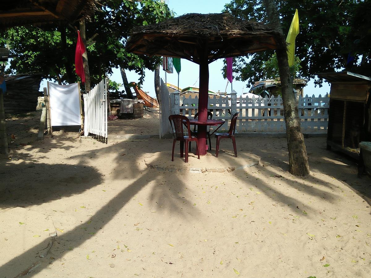 Parei Beach Inn Tangalle Luaran gambar
